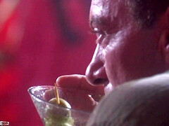 Большие сиськи, Блондинки, Минет, Семяизвержение, Пальцем, Сиськи