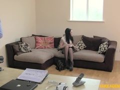 Leie, In den arsch, Blasen, Hundestellung, Fingern, Masturbation, Büro, Muschi