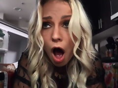 Culo grande, Tetas grandes, Rubia, Mamada, Estilo perrito, Madres para coger, Pov, Estriptis