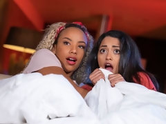 Culo, Rubia, Morena, Penetracion con dedos, Interracial, Coño, Estriptis, Adolescente