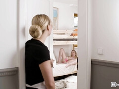 Lieveling, Grote mammen, Blond, Pijpbeurt, Rondborstig, Vrijster, Realiteit, Trio