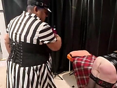 Leie, Arsch, Wohlbeleibte schöne frauen, Grosse titten, Britisch, Hd, Lecken, Uniform