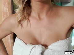 Blond, Pijpbeurt, Rondborstig, Sperma shot, Sperma in gezicht, Rijden, Geschoren, Tatoeage