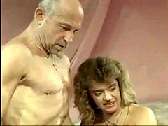 Sperma shot, Rijpe lesbienne, Orgasme, Ouderwets, Trio, Oud