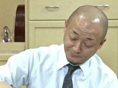 Gros seins, Sucer une bite, Éjaculation interne, Tir de sperme, Branlette thaïlandaise, Hard, Japonaise, Nénés