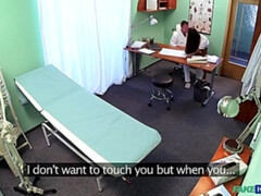 Enthousiasteling, Sperma shot, Arts, Sperma in gezicht, Verpleegster, Slikken, Uniformpje, Bekijker