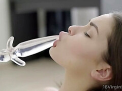 Anal, Culo, Rubia, Lencería, Masturbación, Afeitado, Juguetes, Virgen