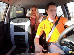 Amateur, Grosse bite, Gros seins, Blonde, Voiture, Seins naturels, Culottes ou slips, Maigrichonne