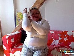 Busty Mature Nina Striptease Showoff