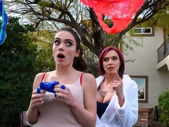 デカ尻, デカパイ, レズビアン, 淫乱熟女, オマンコ, 赤毛, タトゥー, オッパイの