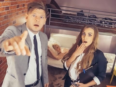 ブロンド, フェラチオ, 口内発射, バック, 女 人男 人, 手コキする, なめる, オッパイの