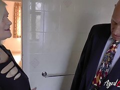 Gorda, Tetas grandes, Mamada, Garganta profunda, Mamá, Seducido