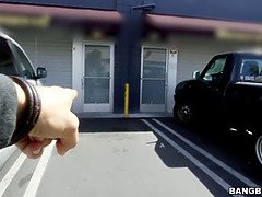 ぽっちゃり, 美人, エロ熟女, チン, 黒人, 手コキする, 淫乱熟女, フェラする