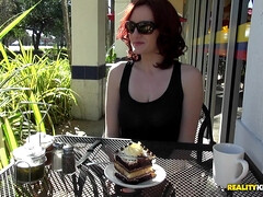 Tetona, Vestido, Despelote, Comida, Al aire libre, Público, Solo, Calientapollas