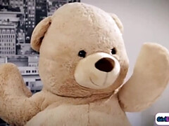 Blond, Bruinharig, Gezichtzitten, Hardcore, Lesbisch, Kut duiken, Geschoren, Tieten likken