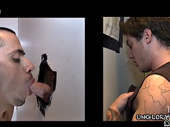 Pijpbeurt, Sperma shot, Sperma in gezicht, Homo, Handbeurt, Doordringend, Zuigen, Tatoeage