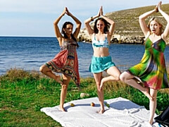 18, デカ尻, キス, レズビアン, 下着, オナニー, 自然山雀, オマンコ