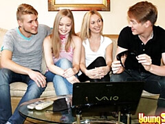 Leie, Grosser arsch, Grosser schwanz, Blasen, Hundestellung, Flotter vierer, Dürr, Titten