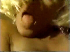 Grosse titten, Blasen, Braunhaarige, Behaart, Absätze, Lingerie, Milf, Orgie