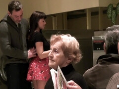 Enthousiasteling, Grote lul, Diep in de keel, Handbeurt, Hardcore, Natuurlijke tieten, Gezichtspunt, Openbaar