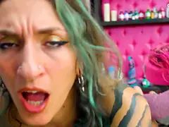 Amateur, Cul à la bouche, Sucer une bite, Lesbienne, Piercing, Maigrichonne, Tatouage, Plan cul à trois