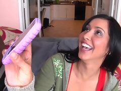 デカ尻, フェラチオ, 茶髪の, 手コキする, 異人種間, ラティーナ, 怪物, オッパイの