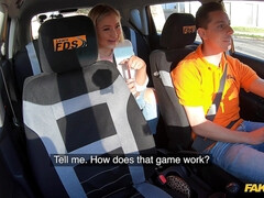 Leie, Auto, Tschechisch, Küssen, Natürlichen titten, Im freien, Pov, Titten