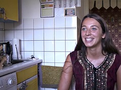 Tussi, Braunhaarige, Fingern, Deutsch, Behaart, Masturbation, Öl, Student