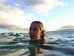 Plage, Sucer une bite, Doigter, Branlette thaïlandaise, Petite amie, Gicler, Tatouage, Nénés