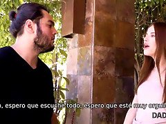 フェラチオ, 捕まる, 爸, 娘, 小柄, 赤毛, 魅力的, 禁句