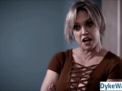 Tetas grandes, Atrapados, Lesbiana, Mamá