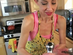 Тетя, На кухне