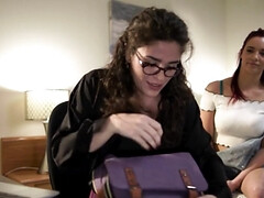 Большая жопа, Сидя на лице, Очки, Лесбиянка, Оргазм, Реалити, Рыжие, Сосущие