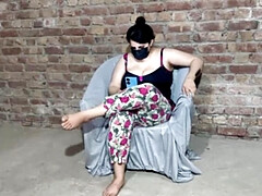 69, デカ尻, 家族, インド人, 熟年, 母, パンティ, ラフ