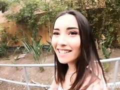 Grosser arsch, Blasen, Braunhaarige, Latina, Rock, Strümpfe, Jungendliche (18+), Titten