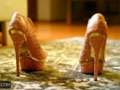 Gros seins, Plantureuse, Tromperie, Éjaculation interne, Gorge profonde, Hard, Plan cul à trois, Nénés