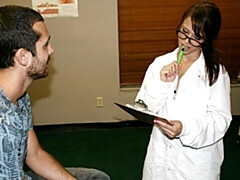 18 jaar, Grote lul, Grote mammen, Arts, Handbeurt, Likken, Masturbatie, Tiener