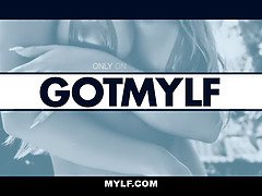 Cul, Gros cul, Brunette brune, Tir de sperme, Queue, Hard, Belle mère, Suçant