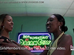 Zwart, Bruinharig, Zwart, Hd, Slipje, Tiener, Tieten likken, Onder de rok