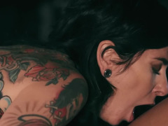 Noire, Voiture, Noir ébène, Embrassement, Mère que j'aimerais baiser, Chatte, Tatouage, Nénés