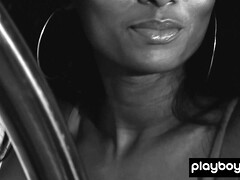 Flexibiel, Naakt, Natuurlijk, Natuurlijke tieten, Roodharige vrouw, Softcore pornografie, Alleen, Tieten likken