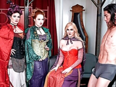 Gros cul, Grosse bite, Gros seins, Sucer une bite, En levrette, Léchez, Orgie, Chatte