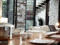 Gros seins, Sucer une bite, Tir de sperme, Léchez, Chatte, Chevaucher, Plan cul à trois