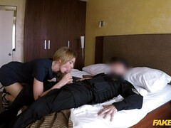 Américain, Grosse bite, Sucer une bite, Gorge profonde, Hôtel, Police, Chevaucher, Maigrichonne