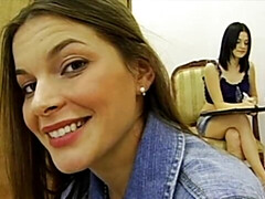 Amateur, Grosse bite, Sucer une bite, Brunette brune, Habillées, Branlette thaïlandaise, Pov, Adolescente