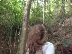 Amateur, Salle de bains, Brunette brune, Petite amie, Masturbation, Pov, Public, Nénés