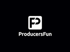 Blonde, Conversation vulgaire, Masturbation, Mamelons, Chatte, Rasée, Fessée, Adolescente