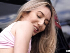 Verga grande, Coche, Sexo duro, Tetas naturales, Al aire libre, Coño, Montar, Adolescente