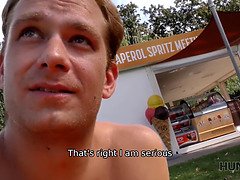 Man die toekijkt, Tsjechisch, Hd, Geld, Buiten, Gezichtspunt, Realiteit, Tiener