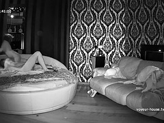 Amateur, Morena, Pareja, Penetracion con dedos, Lamidas, Voyeur